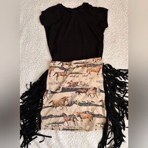 Fashion Express Running horse Skirt w/fringes